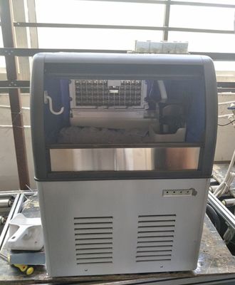 Máquina profissional de fabricação de gelo de cubo comercial com capacidade de armazenamento de gelo de 1000 kg