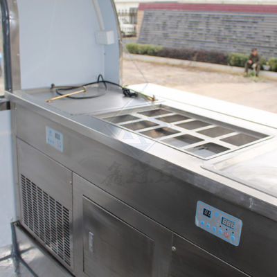 Europa Cozinha móvel Donut Batatas fritas Hambúrguer Food Truck com manutenção em campo