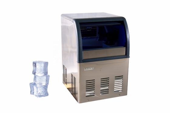 Máquina de fabricação de cubos de gelo industriais com operação automática e compressor Sanyo