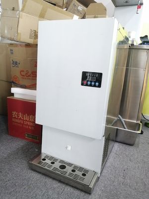 Sistema de controlo automático de 80 kg/dia Máquina de distribuição de água mini dupla com máquina de fazer gelo
