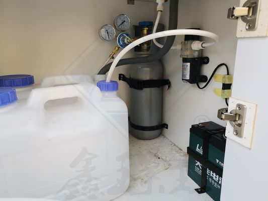 Carrinho de venda de alimentos de rua ao ar livre com equipamentos personalizados