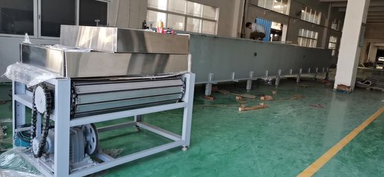 Forno de túnel de cozimento contínuo para produção de bolos e biscoitos em instalações de fabrico