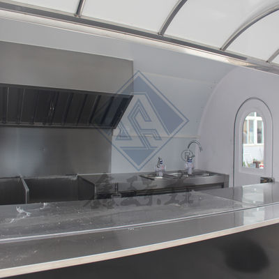 Venda de rua ao ar livre de eixos duplos Caminhão de lanches personalizados com equipamento