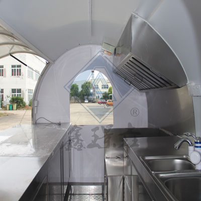 Venda de rua ao ar livre de eixos duplos Caminhão de lanches personalizados com equipamento