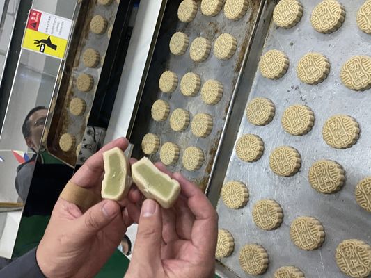 Máquina de incrustação de biscoitos de 1800*1000*1640mm para diferentes cores ou preenchimentos