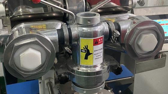 2020 Ano Automático doce redondo Kubba Mochi máquina de enchimento / incrustação de sorvete