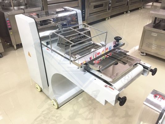 Máquina de moldagem de massa multifuncional para moldagem de rolos de pão para bebidas alimentares