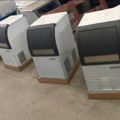 Máquina comercial de fabricação de cubos de gelo 430x520x800 com grande capacidade de armazenamento de gelo de 1000 kg