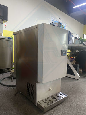 Fabricante automático de cubos de gelo industriais de 100 kg com refrigeração por água e compressor Bristol