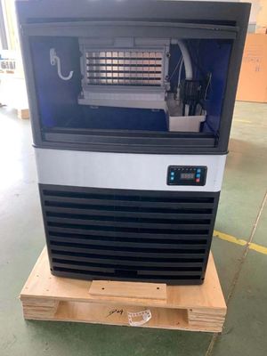 Máquina de fabricação de cubos de gelo comercial 140P de 63 kg/dia com capacidade de armazenamento de gelo de 500 kg