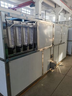 Máquina de cubos de gelo de resfriamento por água de 4500W para produção rápida e consistente de gelo