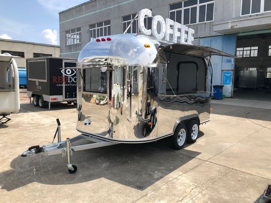 2300*1750*2100mm Reboque de carrinhos de comida Máquinas de lanches 350kg Reboque móvel de alimentação