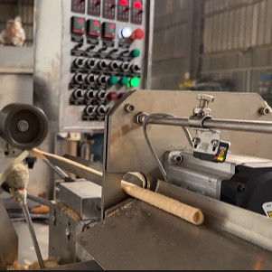 Máquina de fabricação de rolos de wafer crocante comercial de 380V para produção de rolos de ovos de lanche