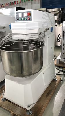 Máquina de mistura de farinha de trigo pão de padaria 50kg misturadora de massa de bolo para bolo e pizza