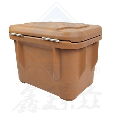Restaurante servir chafing dish com interior e divisórias de aço inoxidável isolado