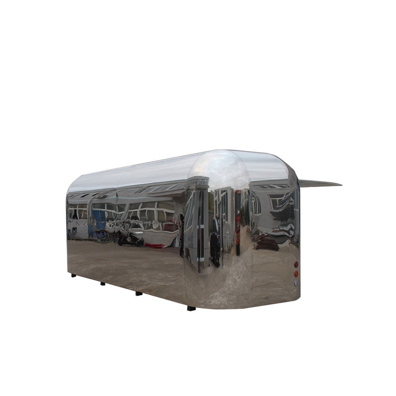 Caminhões de comida totalmente equipados Comboio com carro de café de cachorro quente Rodas de estrada 1500W Voltagem